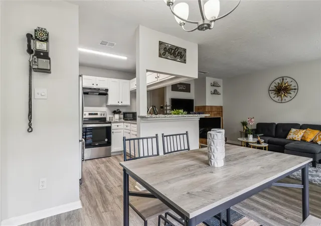 4th image of 2379 Briarwest Blvd #19, Houston, TX 77077 | MLS# 98103366