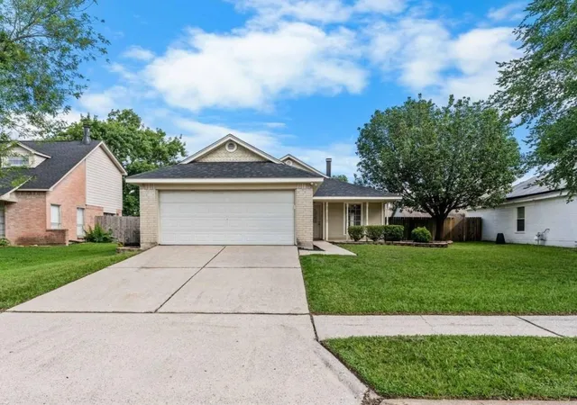 Photo 2 of Single family home for sale at 12210 White River Dr, Tomball, TX 77375 | MLS# 76095881 | Listing updated on 2026-10-08