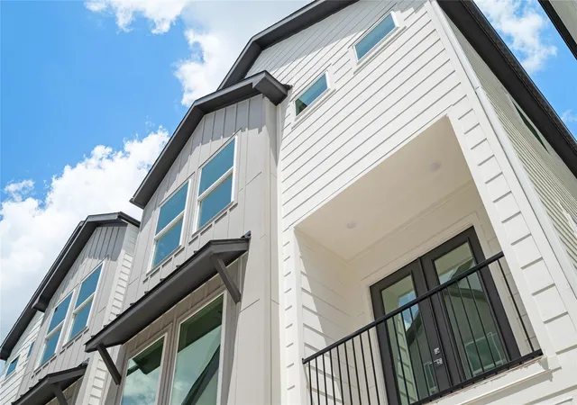 3rd image of 902 Kern St #B, Houston, TX 77009 | MLS# 6696278