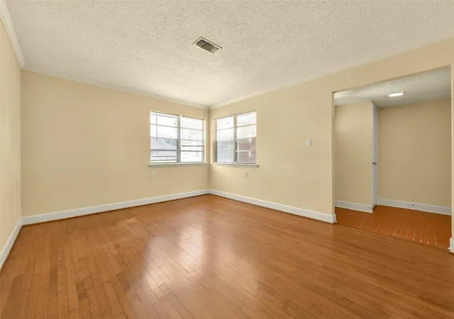 3rd image of 523 Oakdale Ave, Shoreacres, TX 77571 | MLS# 25281589