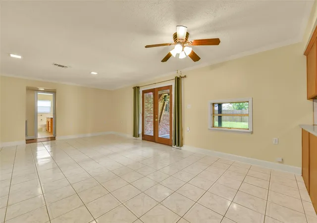 5th image of 523 Oakdale Ave, Shoreacres, TX 77571 | MLS# 25281589
