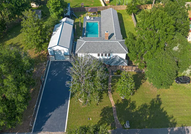 2nd image of 218 Beaumont Dr, Magnolia, TX 77354 | MLS# 92504618