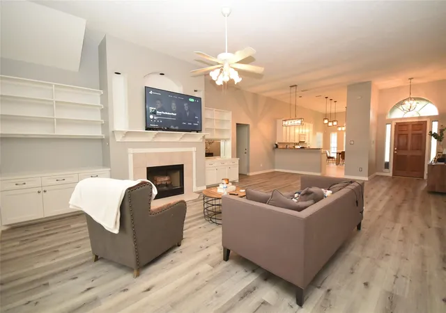 Photo 4 of Single family home for sale at 5113 Greenwater Dr, Willis, TX 77318 | MLS# 18881788 | Listing updated on 2025-10-29
