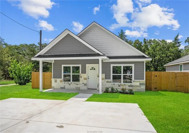 Single family home for sale at 1913 Marshall Ave, Bryan, TX 77803 | MLS# 10842285