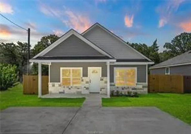 Photo 2 of Single family home for sale at 1913 Marshall Ave, Bryan, TX 77803 | MLS# 10842285 | Listing updated on 2026-09-14