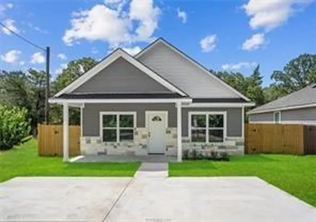 Photo 3 of Single family home for sale at 1913 Marshall Ave, Bryan, TX 77803 | MLS# 10842285 | Listing updated on 2026-09-14