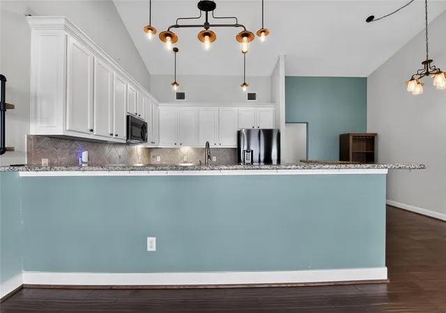 Photo 3 of Single family home for sale at 4228 Scenic Dr, Dickinson, TX 77539 | MLS# 26641123 | Listing updated on 2026-09-17