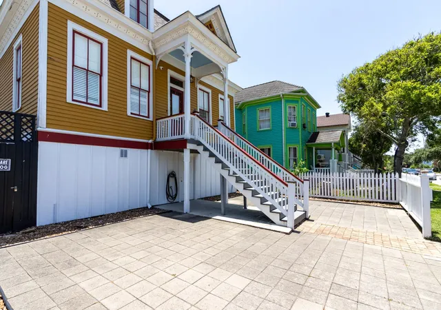 Photo 3 of Single family home for sale at 1905 Ave M 1/2, Galveston, TX 77550 | MLS# 74383917 | Listing updated on 2026-04-29
