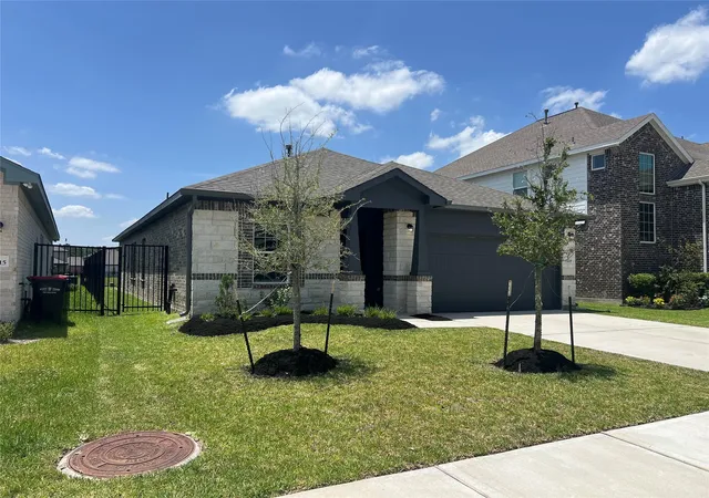 2nd image of 15219 Faushard Ln, Houston, TX 77044 | MLS# 73939837