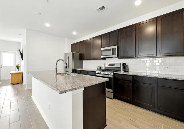 4th image of 15219 Faushard Ln, Houston, TX 77044 | MLS# 73939837