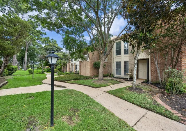 1st image of 800 Country Pl Dr #1102, Houston, TX 77079 | MLS# 44935593