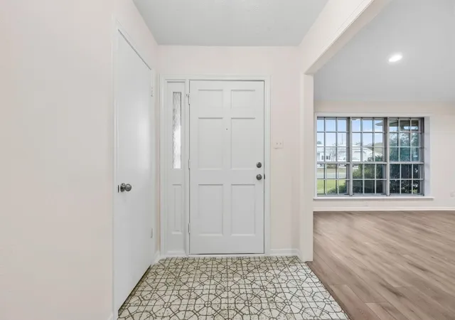 Photo 3 of Single family home for sale at 8022 Bayside Blvd, Beach City, TX 77523 | MLS# 51920149 | Listing updated on 2026-09-03