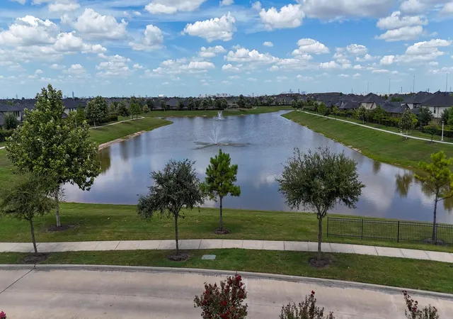 Photo 2 of Sale Pending at 1631 City Pass Ln, Houston, TX 77047 | MLS# 49560344 | Listing updated on 2026-09-23