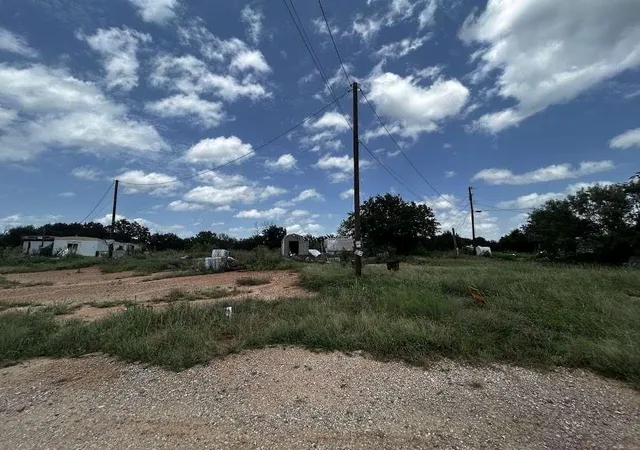 1st image of 101 N Trails End Circle, Millsap, TX 76066 | MLS# 59154763