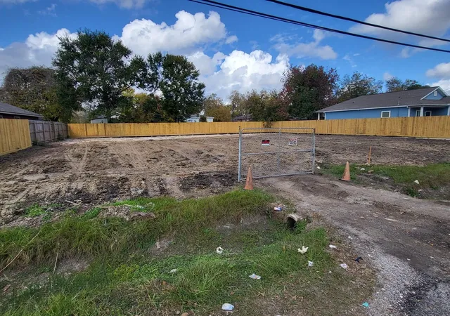Photo 1 of Land for sale at 4641 Phlox St, Houston, TX 77051 | MLS# 41206074 | Listing updated on 2026-08-22