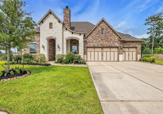 Photo 1 of Single family home for sale at 14003 S Evergreen Ridge Ct, Conroe, TX 77384 | MLS# 27309508 | Listing updated on 2026-08-14