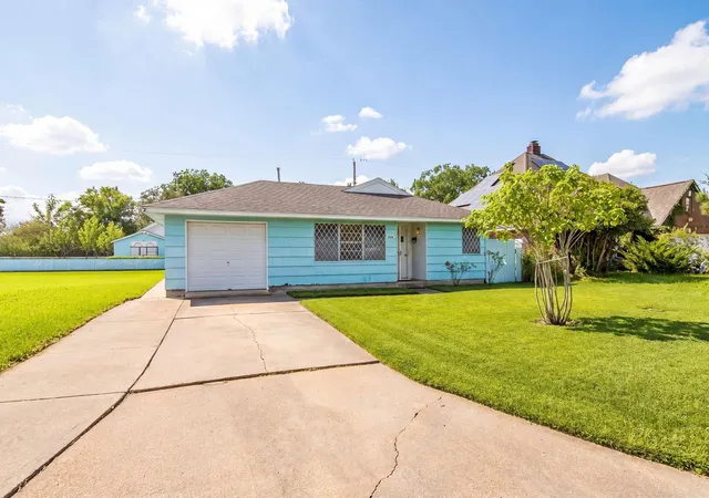 Photo 2 of Single family home for sale at 3703 Tanglebriar Dr, Pasadena, TX 77503 | MLS# 33623418 | Listing updated on 2026-06-20