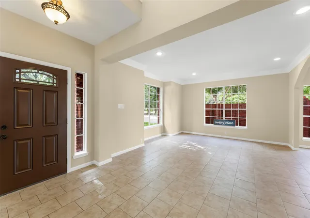 Photo 4 of Single family home for sale at 3230 Serene Oak Dr, Sugar Land, TX 77478 | MLS# 31258890 | Listing updated on 2026-10-07