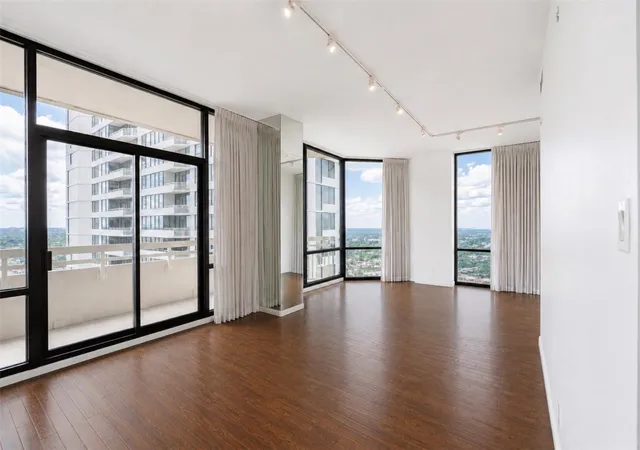 1st image of 14 Greenway Plz #19P, Houston, TX 77046 | MLS# 69644320