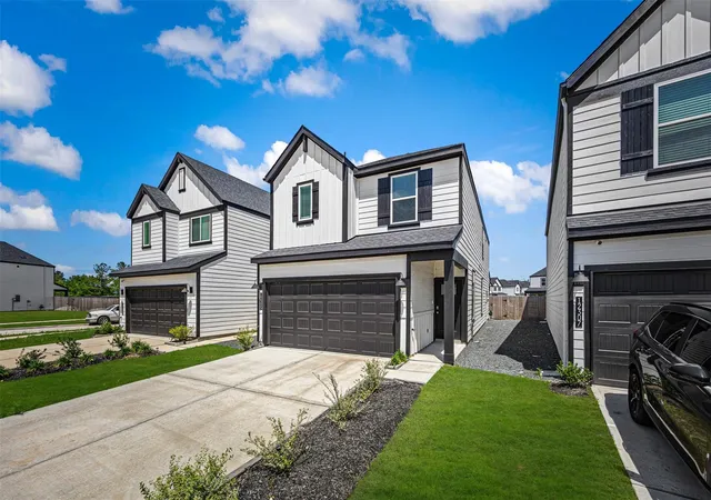 Photo 2 of Single family home for sale at 12305 Brandenburg Gate Dr, Houston, TX 77047 | MLS# 21971516 | Listing updated on 2026-08-29