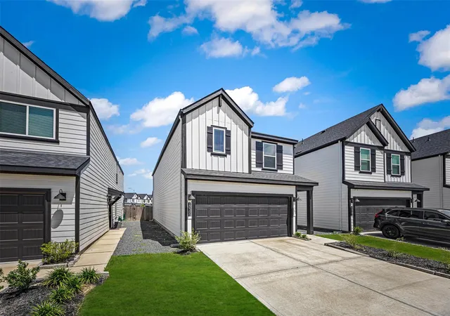 Photo 3 of Single family home for sale at 12305 Brandenburg Gate Dr, Houston, TX 77047 | MLS# 21971516 | Listing updated on 2026-08-29