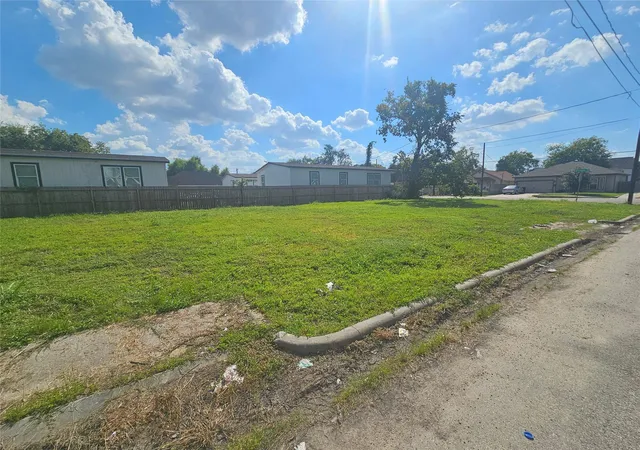 Photo 2 of Land for sale at 2602 Noble St, Houston, TX 77026 | MLS# 54958723 | Listing updated on 2026-05-12