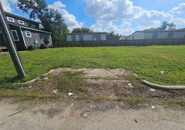 Photo 4 of Land for sale at 2602 Noble St, Houston, TX 77026 | MLS# 54958723 | Listing updated on 2026-05-12