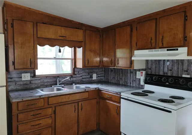 Photo 3 of Sale Pending at 15536 Firetower Rd, Conroe, TX 77306 | MLS# 45220505 | Listing updated on 2026-09-15