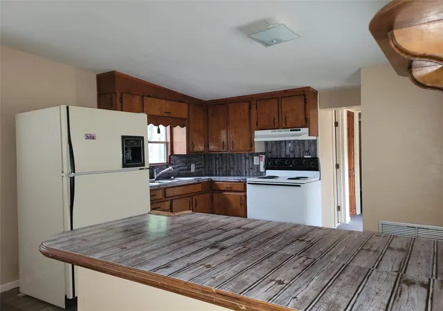 Photo 4 of Sale Pending at 15536 Firetower Rd, Conroe, TX 77306 | MLS# 45220505 | Listing updated on 2026-09-15