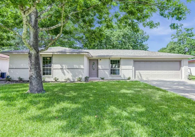 Photo 1 of Single family home for sale at 16626 Forest Bend Ave, Friendswood, TX 77546 | MLS# 98784770 | Listing updated on 2026-08-27