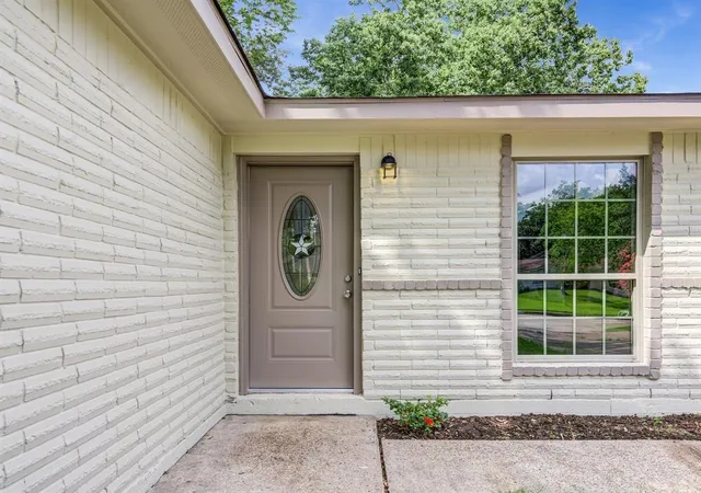 Photo 3 of Single family home for sale at 16626 Forest Bend Ave, Friendswood, TX 77546 | MLS# 98784770 | Listing updated on 2026-08-27