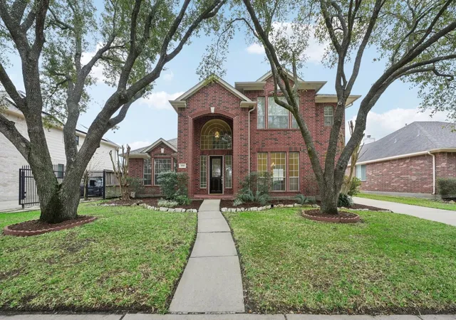 Photo 1 of Single family home for sale at 5918 Pebble Bank Ln, Houston, TX 77041 | MLS# 70815851 | Listing updated on 2026-09-20