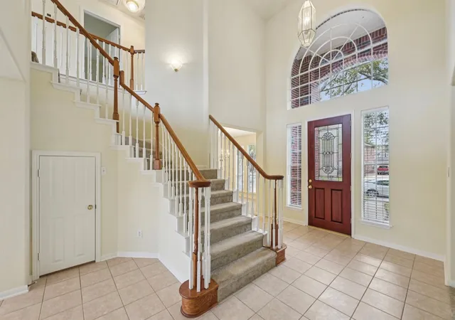 Photo 3 of Single family home for sale at 5918 Pebble Bank Ln, Houston, TX 77041 | MLS# 70815851 | Listing updated on 2026-09-20