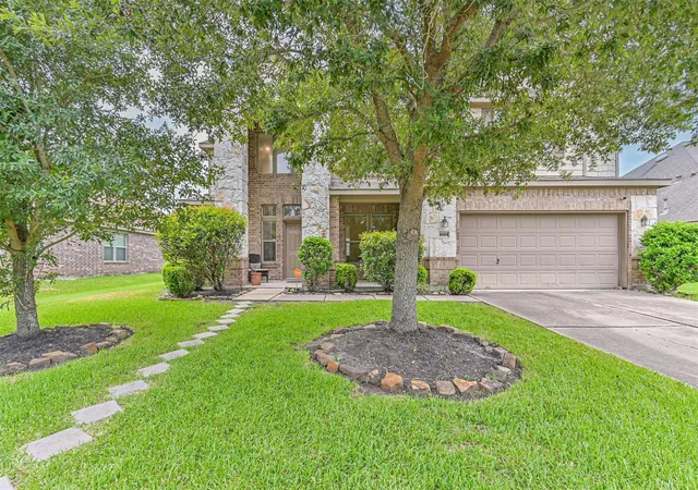 Photo 2 of Single family home for sale at 6003 Orchard Trl Dr, Pearland, TX 77581 | MLS# 50161672 | Listing updated on 2026-09-10