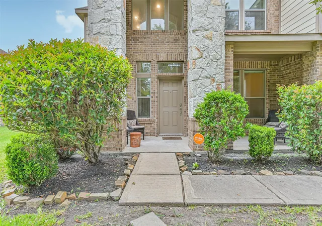 Photo 3 of Single family home for sale at 6003 Orchard Trl Dr, Pearland, TX 77581 | MLS# 50161672 | Listing updated on 2026-09-10