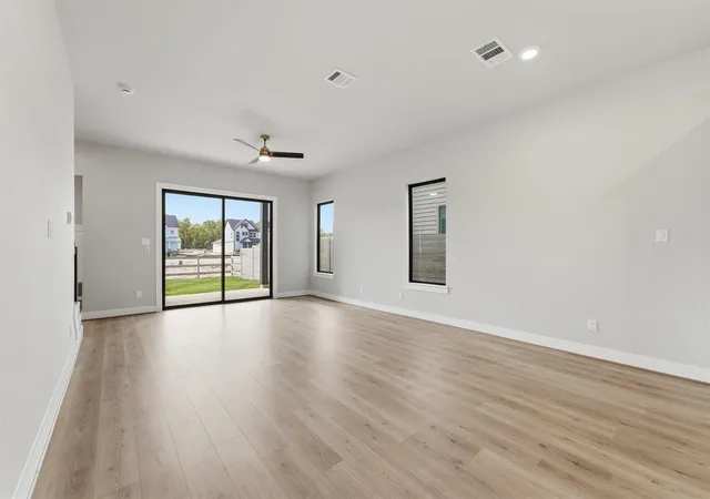 Photo 4 of Single family home for sale at 11276 Dance Hall Dr, Montgomery, TX 77316 | MLS# 97507884 | Listing updated on 2026-10-09