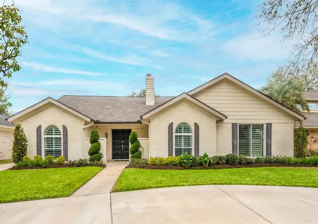 1st image of 3119 Broadmoor Dr, Sugar Land, TX 77478 | MLS# 44122667