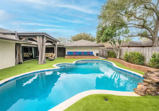 3rd image of 3119 Broadmoor Dr, Sugar Land, TX 77478 | MLS# 44122667