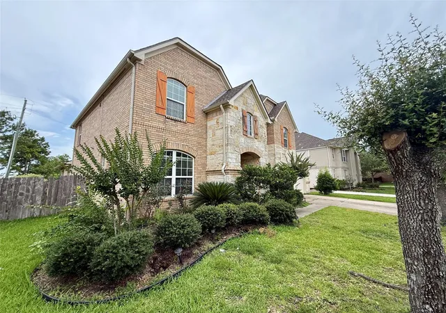 Photo 3 of Single family home for sale at 12503 Peppercreek Ln, Pearland, TX 77584 | MLS# 25498967 | Listing updated on 2026-09-14