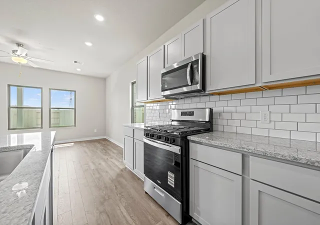 4th image of 3510 Atlas Point Ln, Angleton, TX 77515 | MLS# 54422509