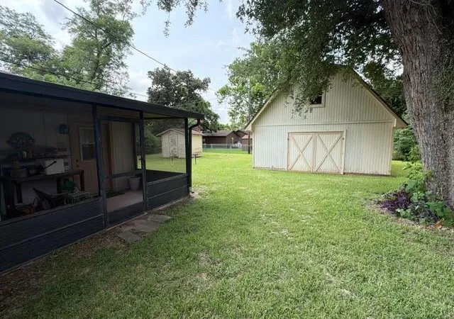 3rd image of 311 Wisteria St, Lake Jackson, TX 77566 | MLS# 12471036