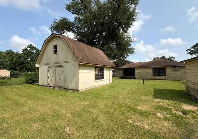 4th image of 311 Wisteria St, Lake Jackson, TX 77566 | MLS# 12471036