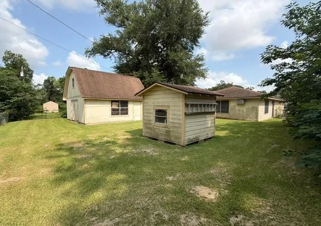 5th image of 311 Wisteria St, Lake Jackson, TX 77566 | MLS# 12471036