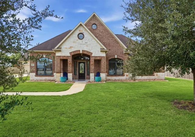2nd image of 4810 Magnolia Bend Dr, Rosharon, TX 77583 | MLS# 65215319