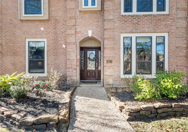 Photo 2 of Single family home for sale at 1627 Lofty Maple Trl, Kingwood, TX 77345 | MLS# 64483413 | Listing updated on 2026-09-09