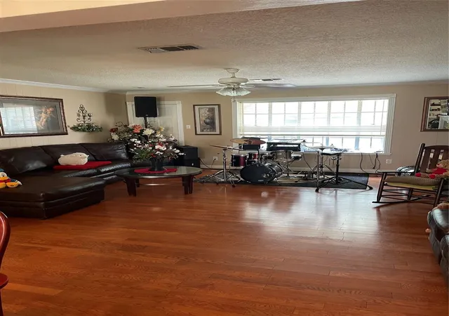 Photo 2 of Single family home for sale at 15202 Henry Rd, Houston, TX 77060 | MLS# 80791367 | Listing updated on 2026-05-01