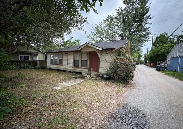 Homes for sale in Tomball, TX | 404 W Main St, Tomball, TX 77375 | MLS# 10702587
