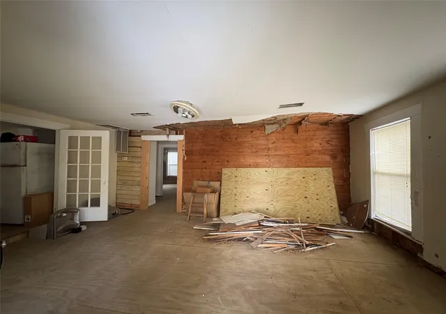 3rd image of 404 W Main St, Tomball, TX 77375 | MLS# 10702587