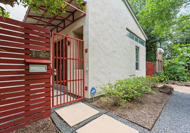 3rd image of 1634 Marshall St, Houston, TX 77006 | MLS# 23321363
