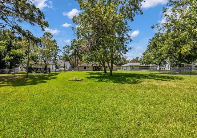 Photo 2 of Sale Pending at 1900 Wright Blvd, Baytown, TX 77520 | MLS# 9802639 | Listing updated on 2026-08-29